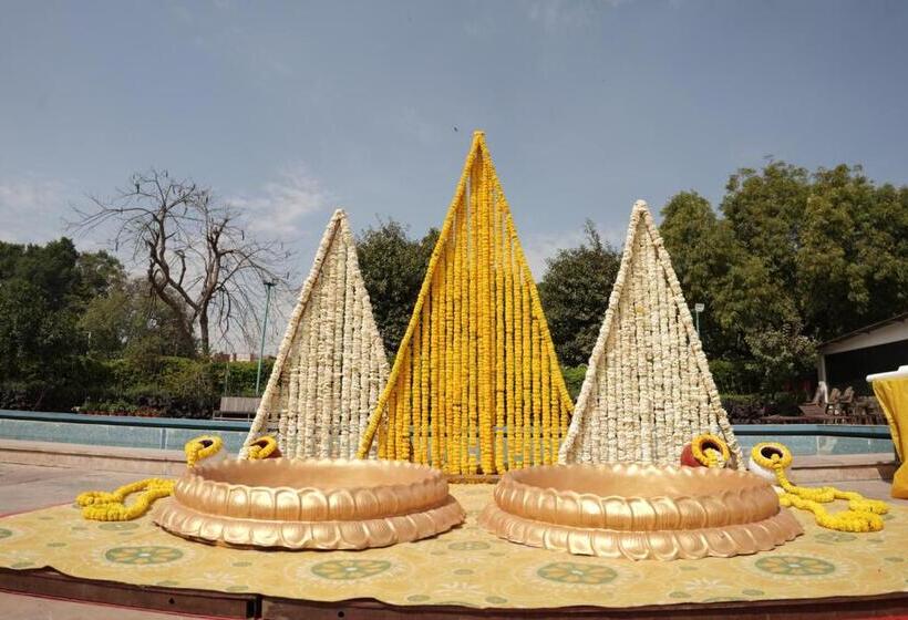 فندق Goa Country Club