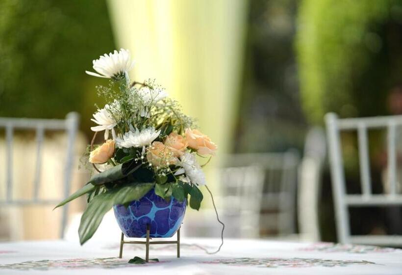 فندق Goa Country Club