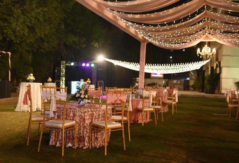 فندق Goa Country Club