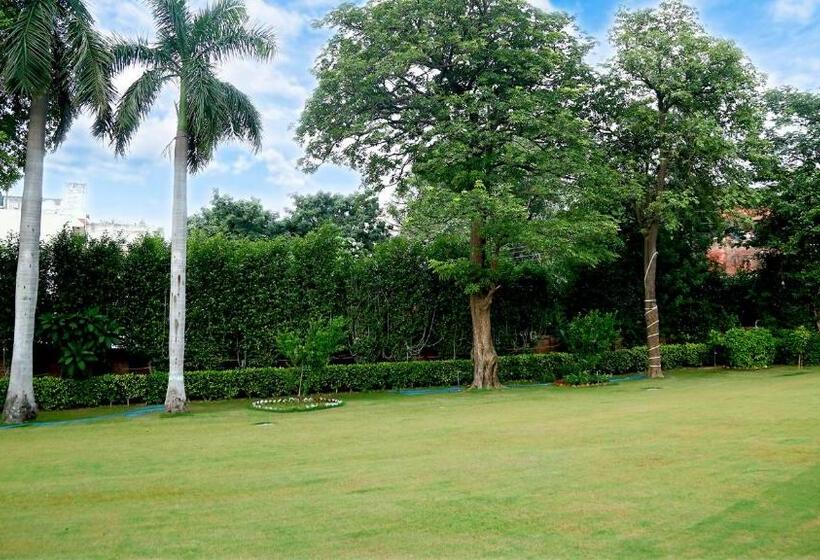 فندق Goa Country Club