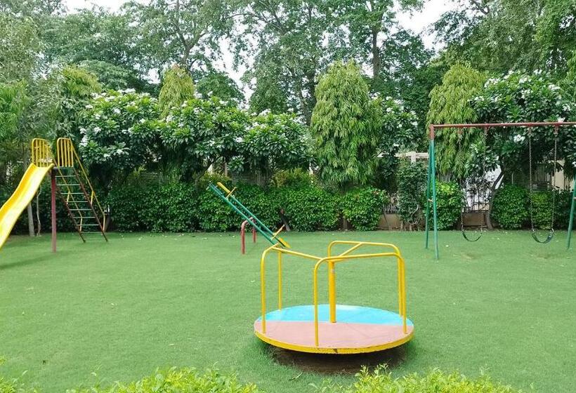 فندق Goa Country Club