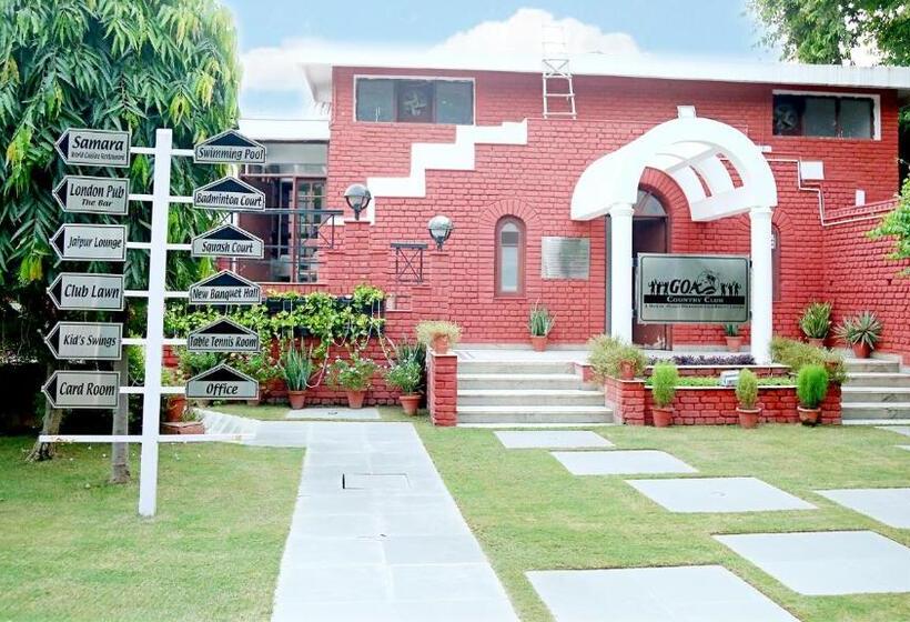 فندق Goa Country Club