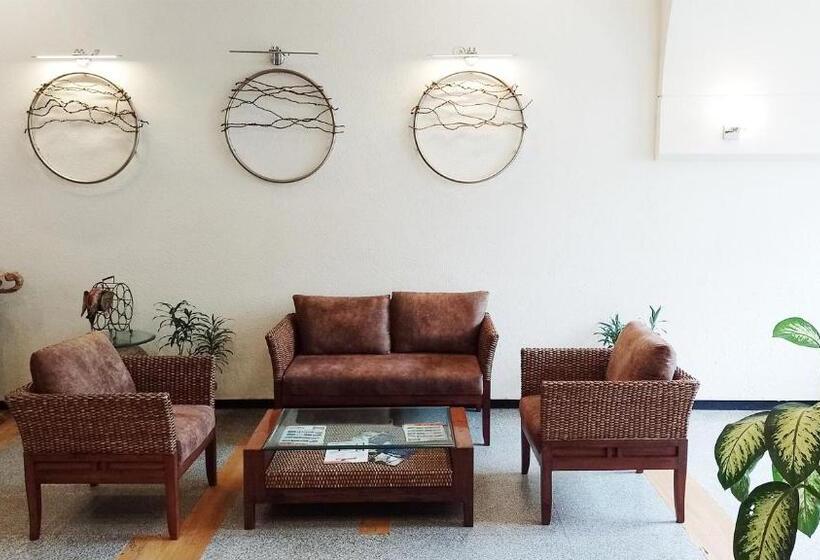 فندق Goa Country Club