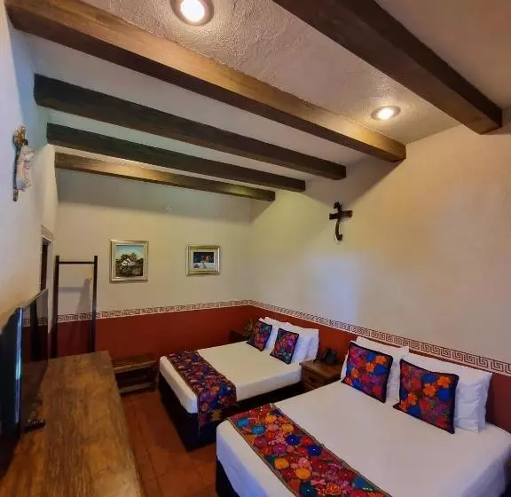 هتل Hacienda Maria Eugenio