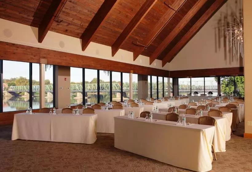 Hotelli Lambertville Station Inn