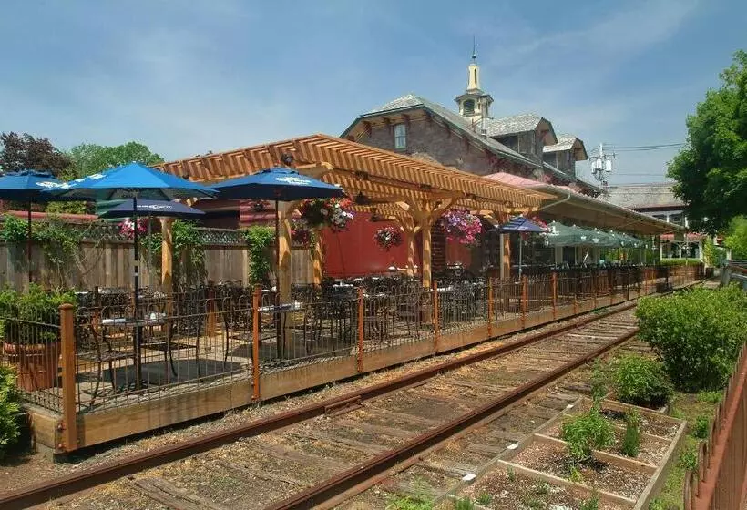 Hotelli Lambertville Station Inn