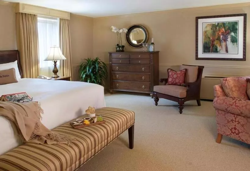 Hotelli Lambertville Station Inn