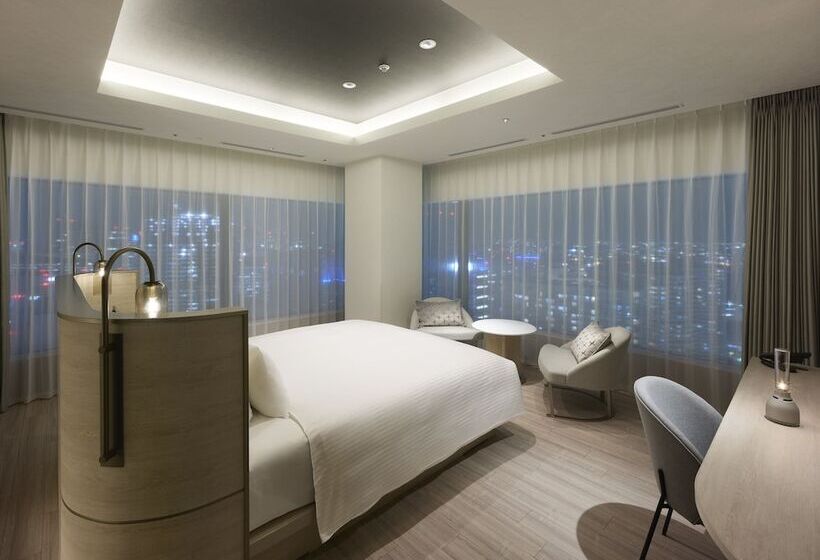 Mitsui Garden Hotel Yokohama Minatomirai Premier