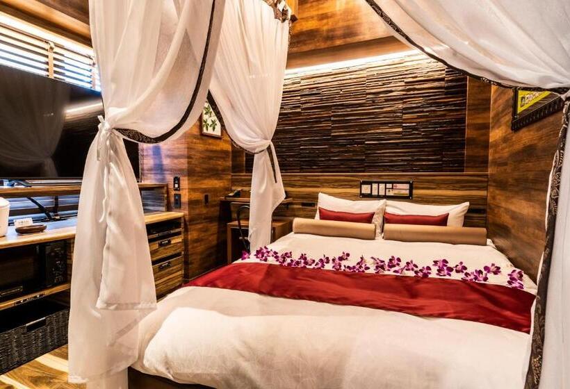 فندق Petit Bali Forest Shinjuku Sanchōme