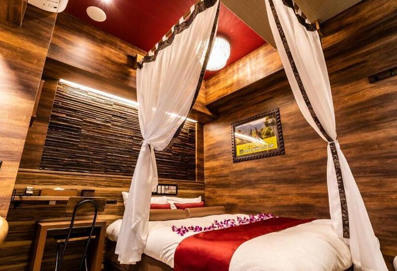 فندق Petit Bali Forest Shinjuku Sanchōme