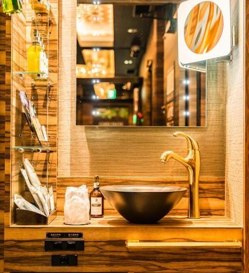 فندق Petit Bali Forest Shinjuku Sanchōme