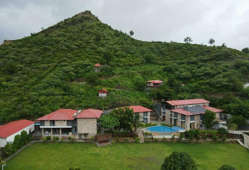 Hotel The Divine Hills Resort