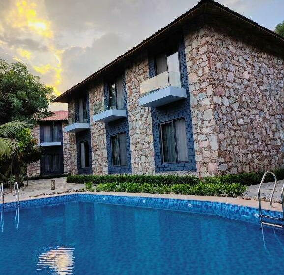 Hotel The Divine Hills Resort