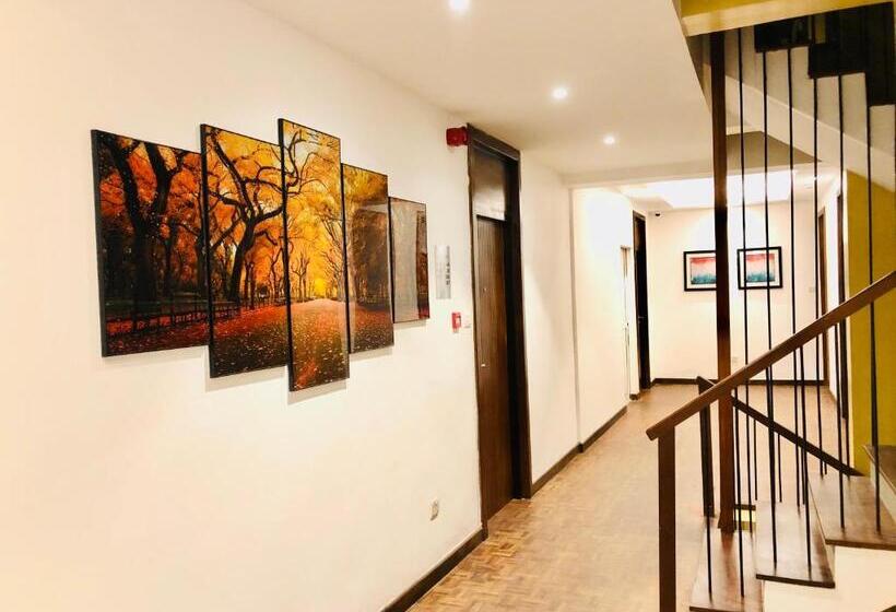 בית מלון כפרי Tropic Inn   Mount Lavinia