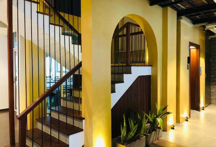 בית מלון כפרי Tropic Inn   Mount Lavinia