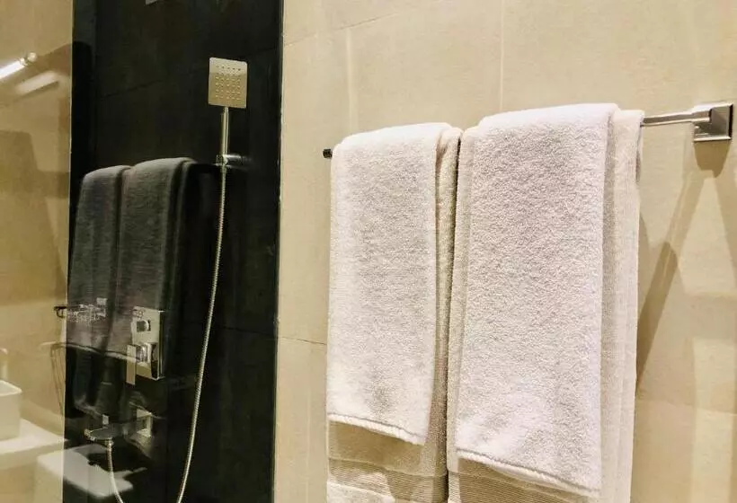 ホテル Tropic Inn   Mount Lavinia