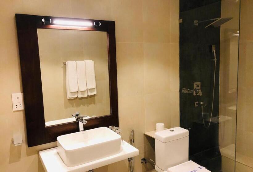 בית מלון כפרי Tropic Inn   Mount Lavinia