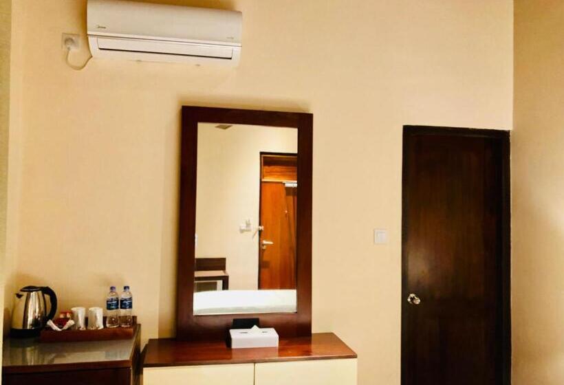 בית מלון כפרי Tropic Inn   Mount Lavinia