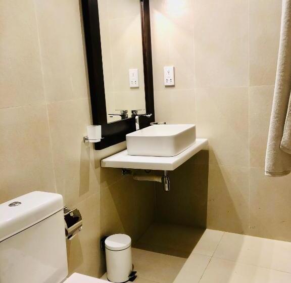 בית מלון כפרי Tropic Inn   Mount Lavinia