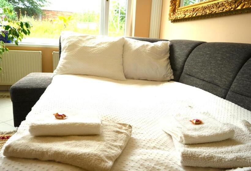 Пансион Dreamly Suites