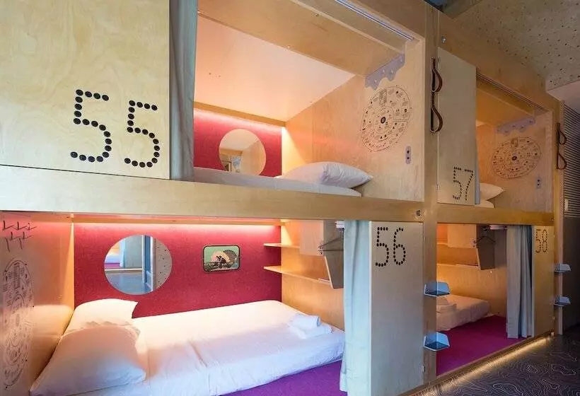 ユースホステル Pangea Pod