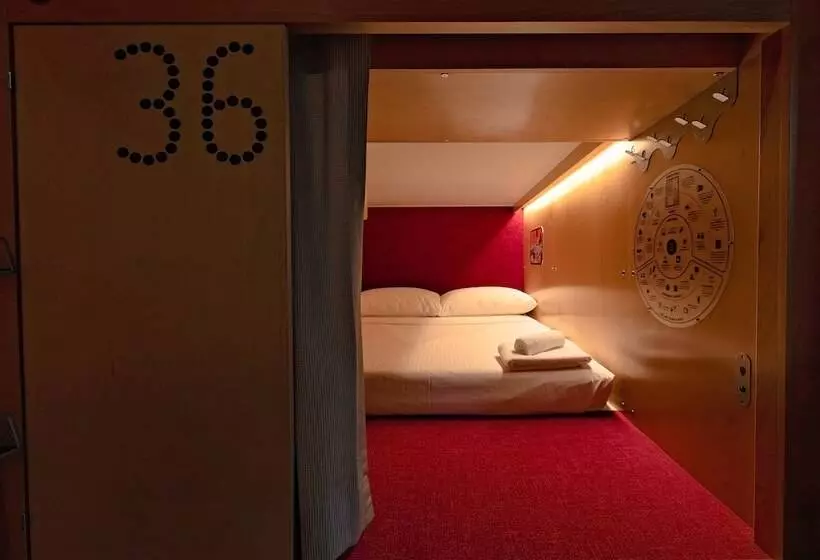 ユースホステル Pangea Pod