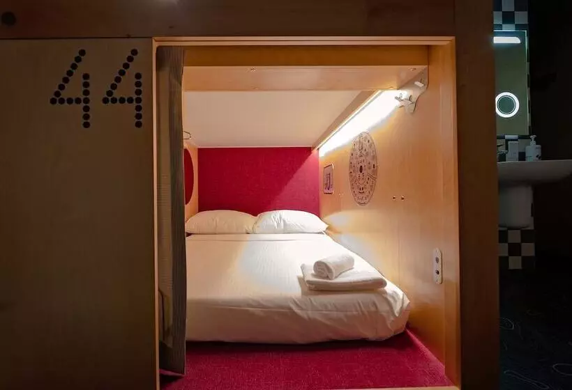 ユースホステル Pangea Pod