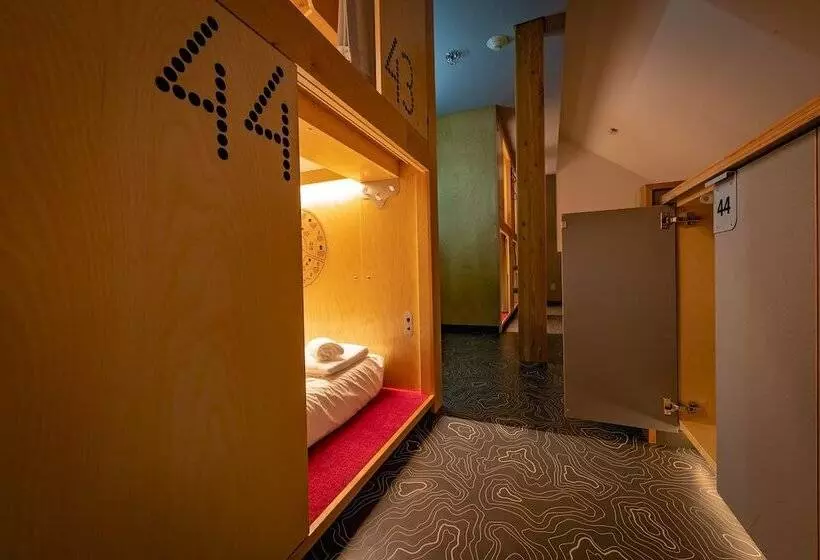 ユースホステル Pangea Pod