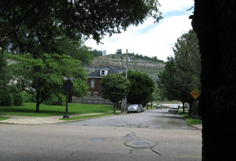 Bayberry House Bed And Breakfast