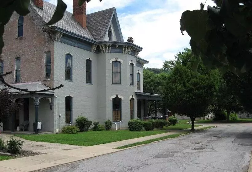 Bayberry House Bed And Breakfast