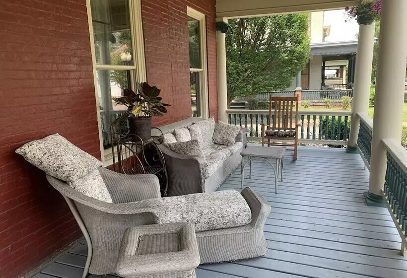 Bayberry House Bed And Breakfast