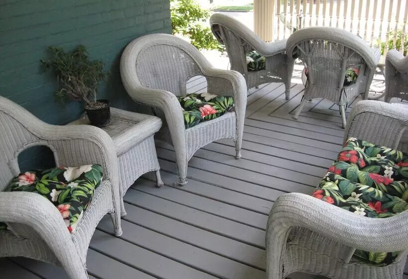 Bayberry House Bed And Breakfast