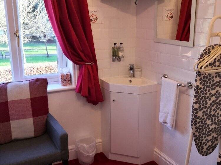 مبيت وإفطار Ashgrove House