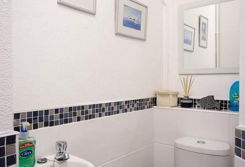 مبيت وإفطار Ashgrove House