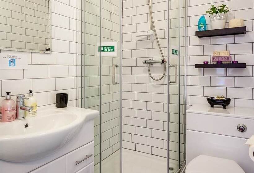 مبيت وإفطار Ashgrove House