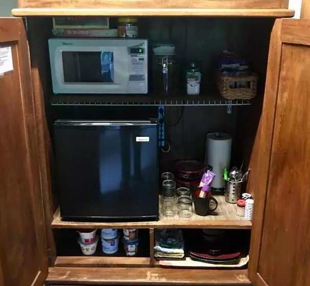 Bed & Breakfast At The Craters Edge