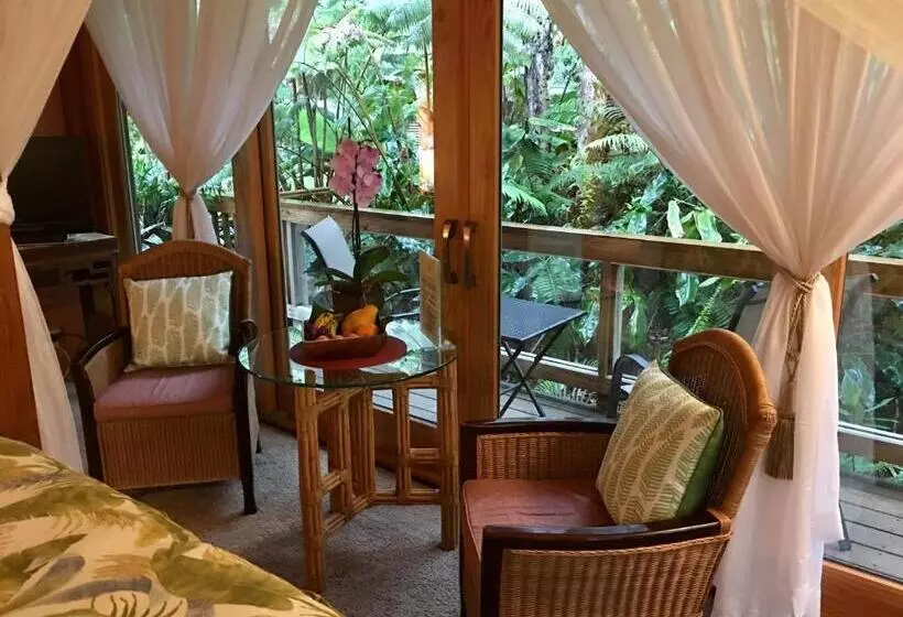 Bed & Breakfast At The Craters Edge