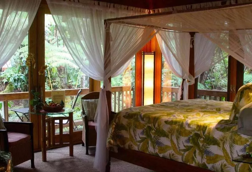 Bed & Breakfast At The Craters Edge