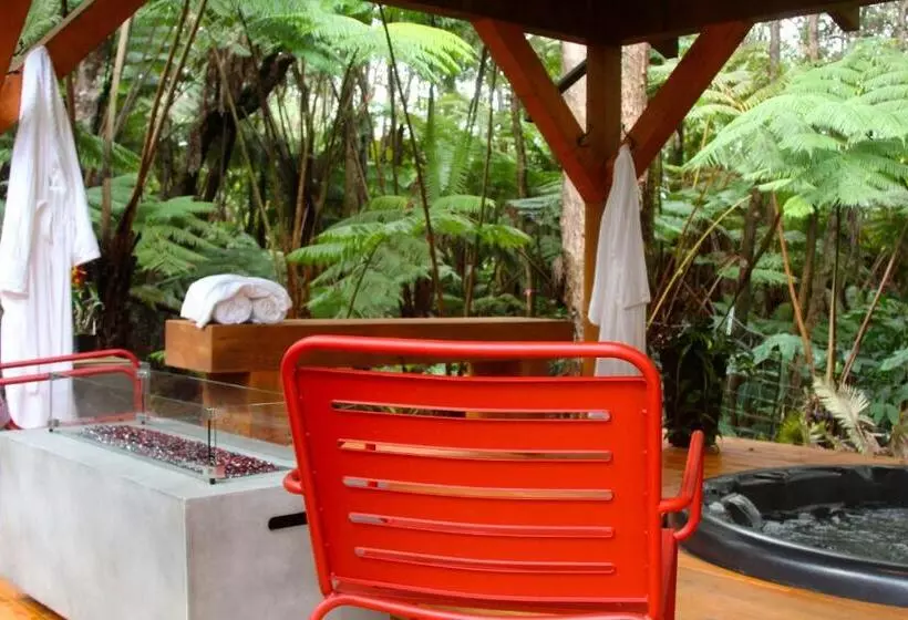 Bed & Breakfast At The Craters Edge