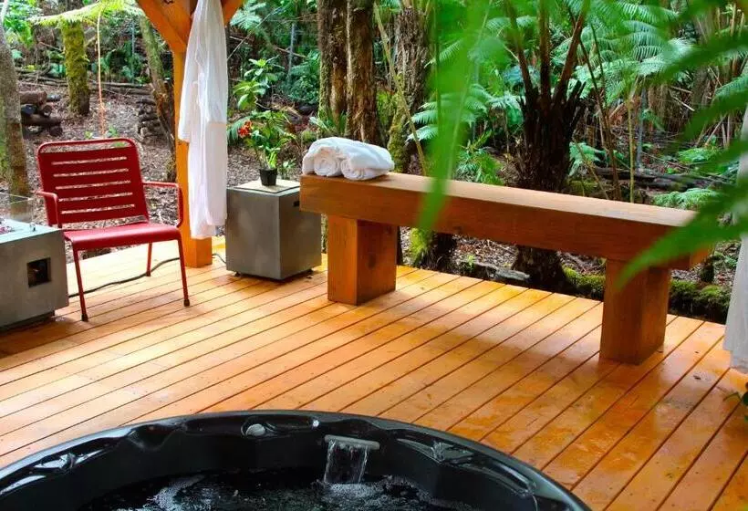 Bed & Breakfast At The Craters Edge