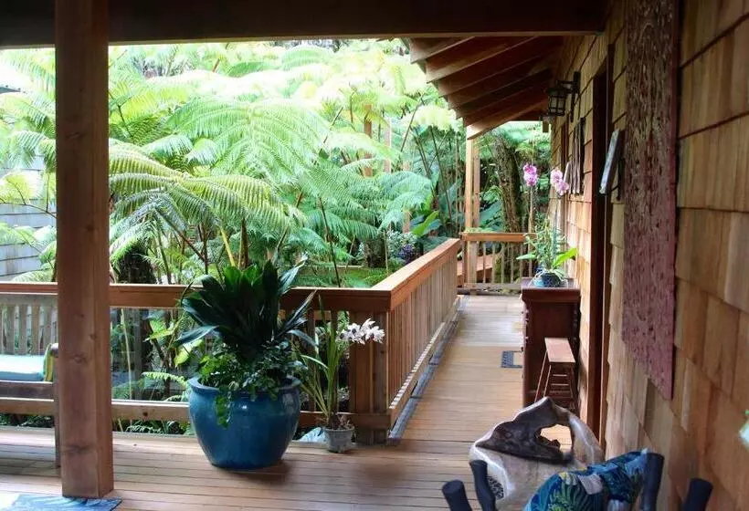 Bed & Breakfast At The Craters Edge