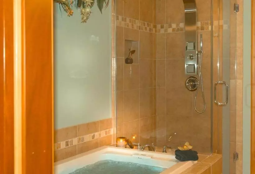 Bed & Breakfast At The Craters Edge