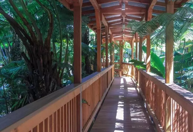 Bed & Breakfast At The Craters Edge