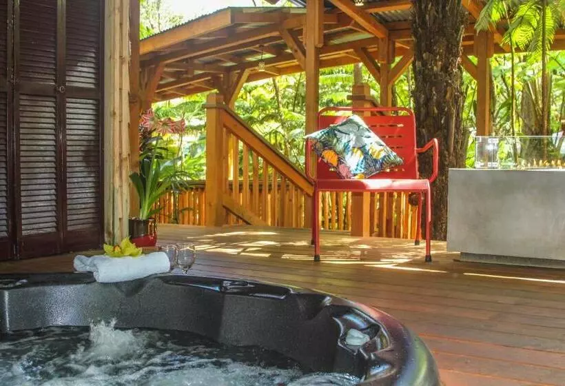 Bed & Breakfast At The Craters Edge