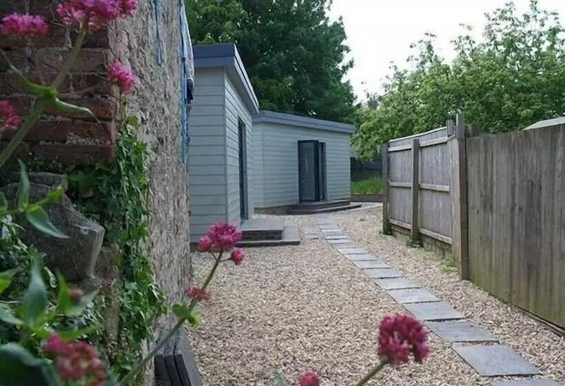 تختخواب و صبحانه Bay Tree House