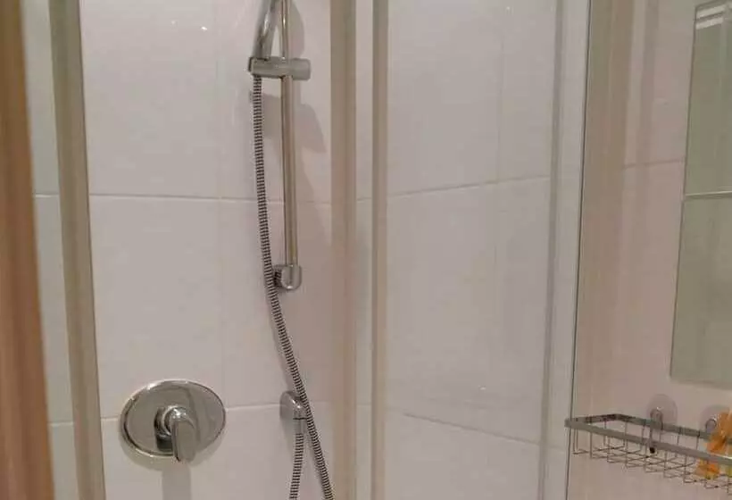 تختخواب و صبحانه Bay Tree House