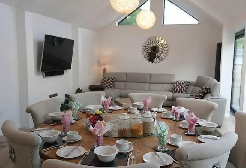 تختخواب و صبحانه Bay Tree House