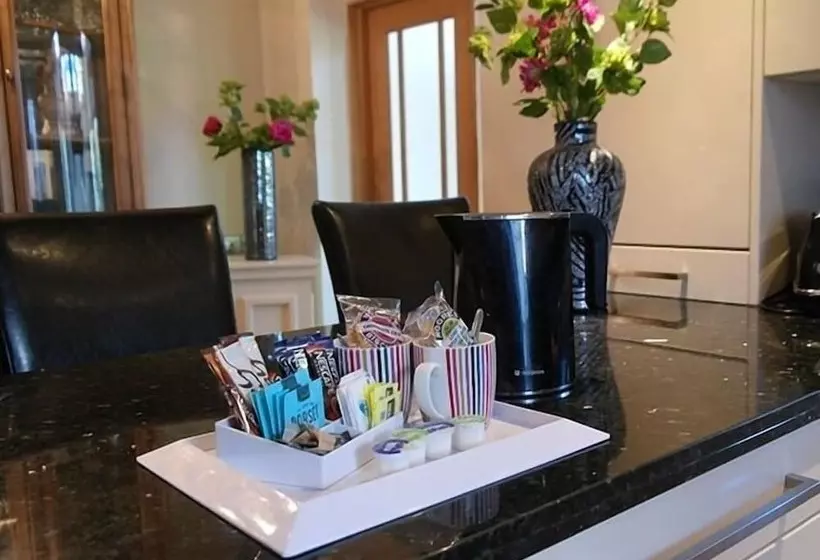 تختخواب و صبحانه Bay Tree House