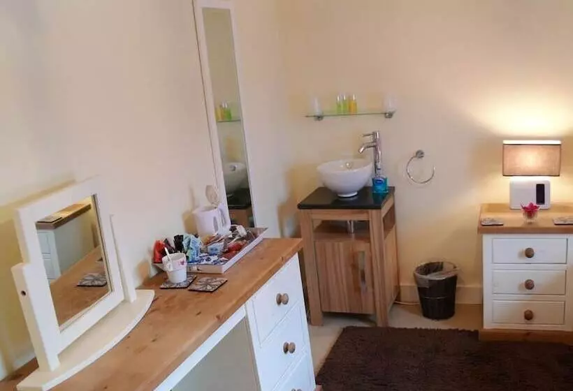 تختخواب و صبحانه Bay Tree House