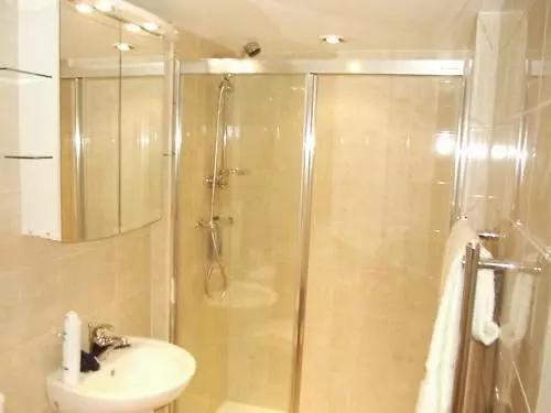 Bed and Breakfast Earle House Serviced Apartments